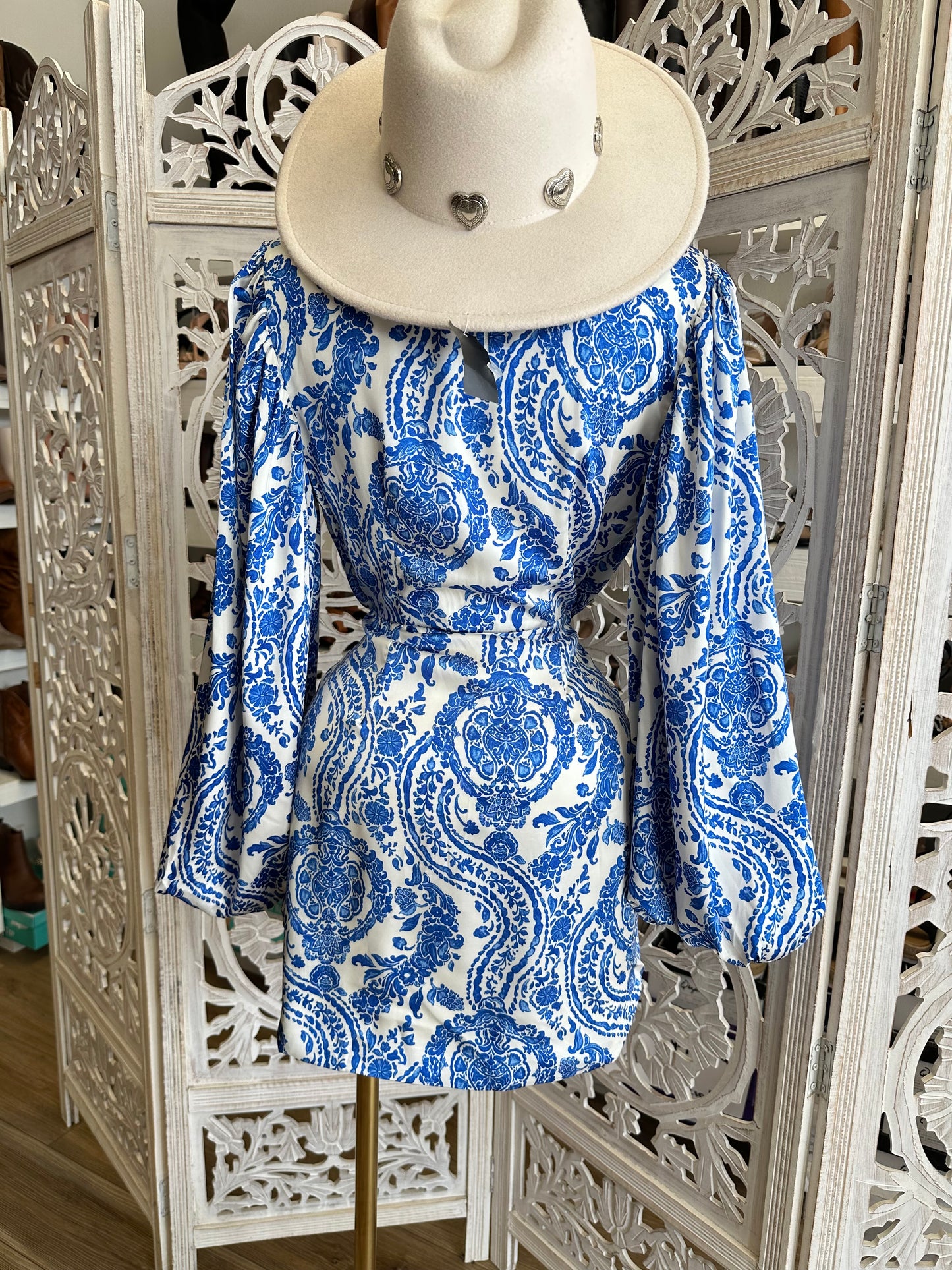 Blue Pattern Cutout Mini Dress- Not Stretchy, No Estira