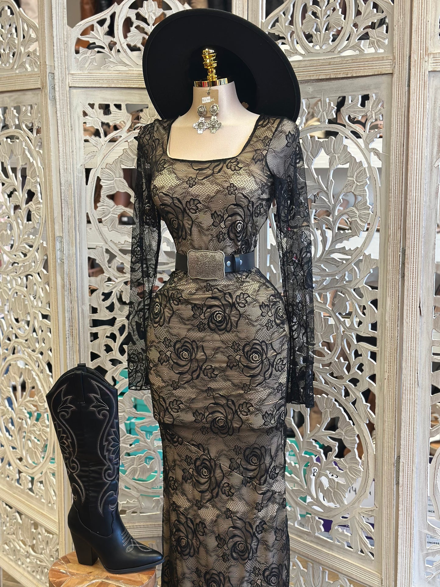 Square Neck Nude Lace Dress- Stretchy,Estira