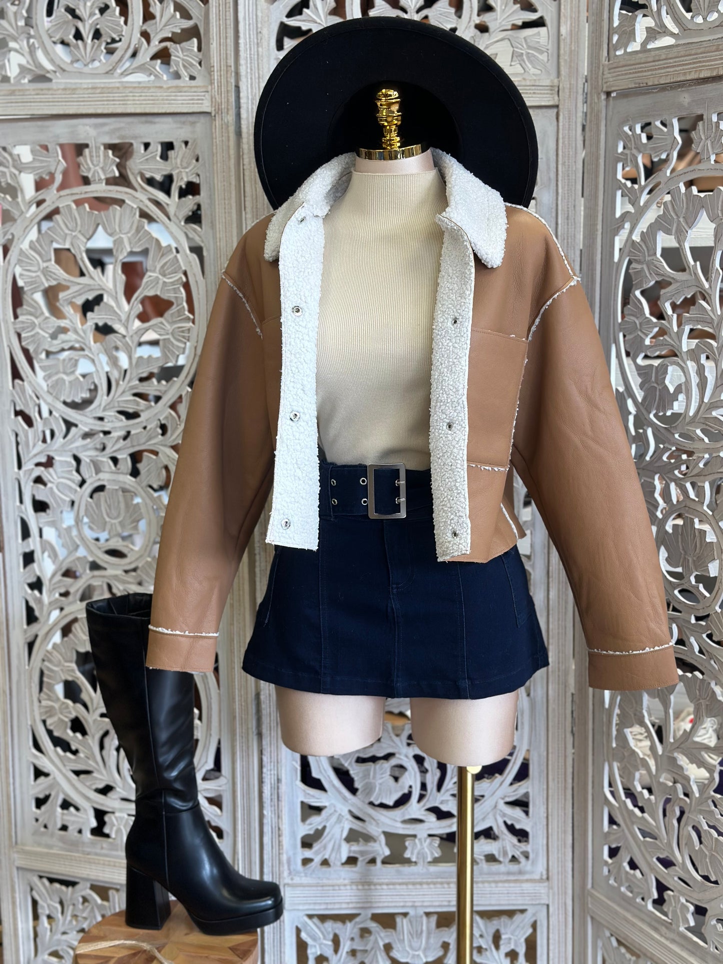 Square Pocket Sherpa Jacket- Stretchy, Estira