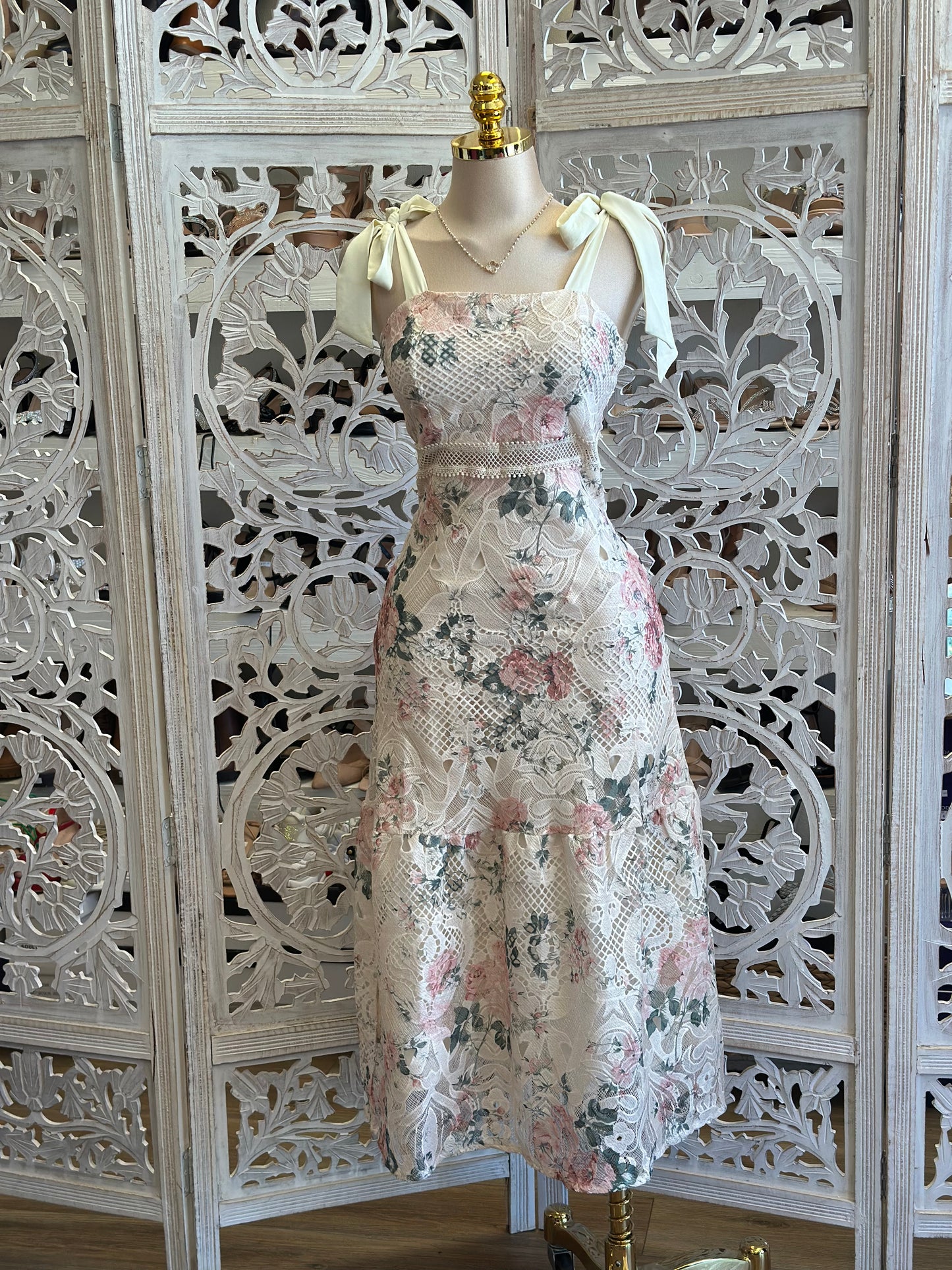 Ribbon Sleeve Floral Crochet Midi Dress- Not Stretchy ,No Estira