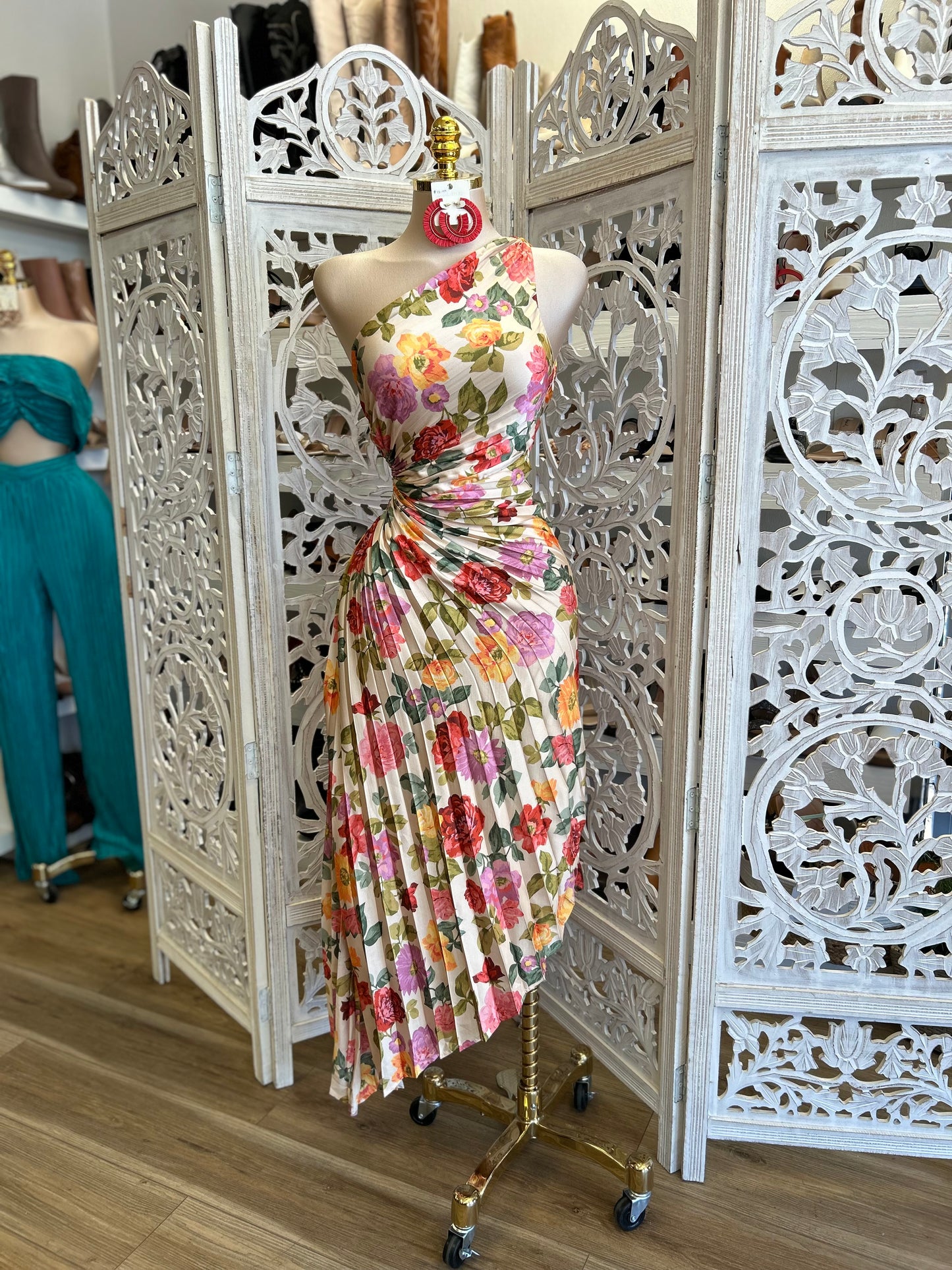 Pleated Floral One Sleeve Dress- Estira Poco, Slightly Stretchy
