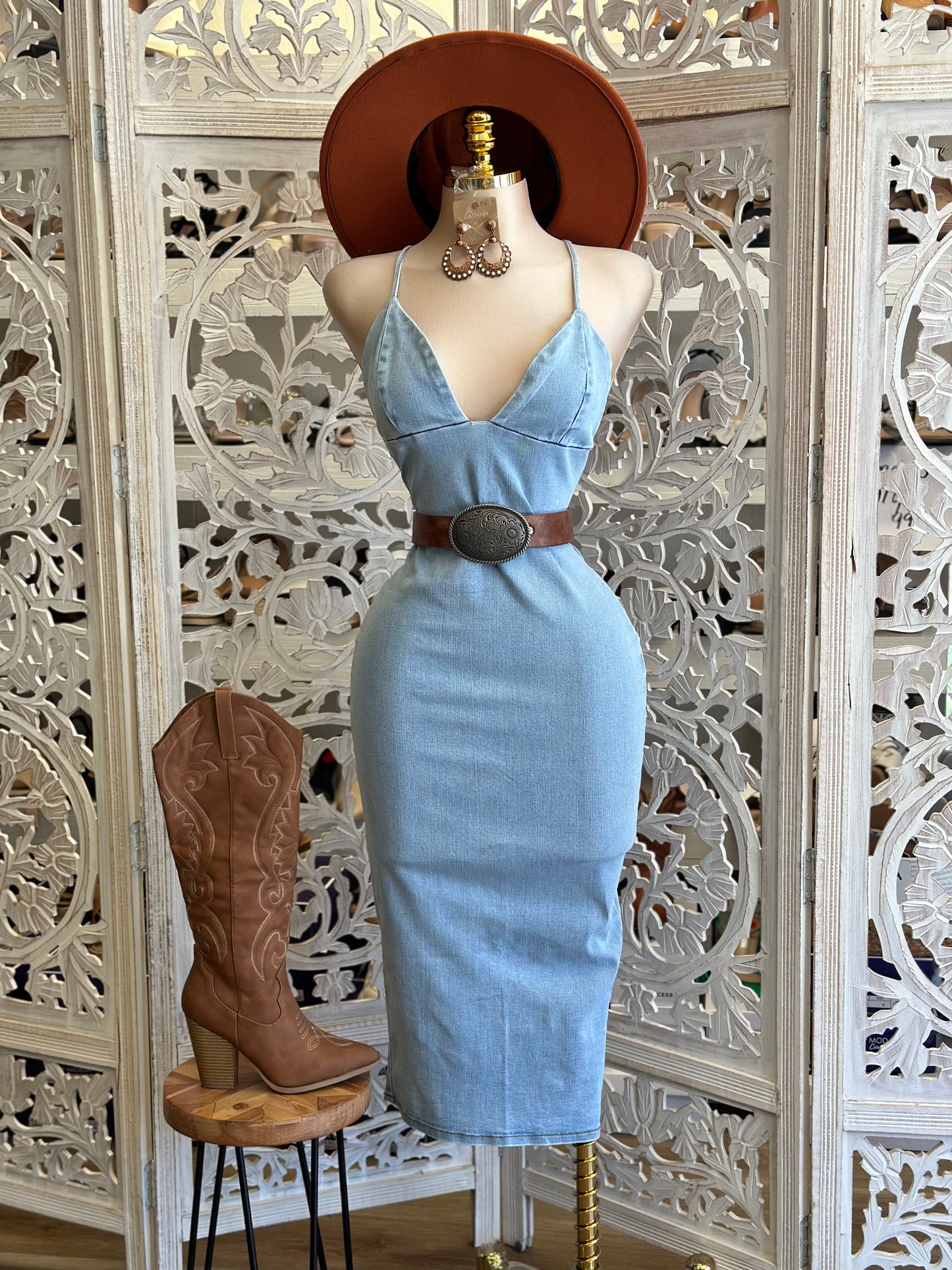 Cross Back Light Denim Dress - Estira, muy poco