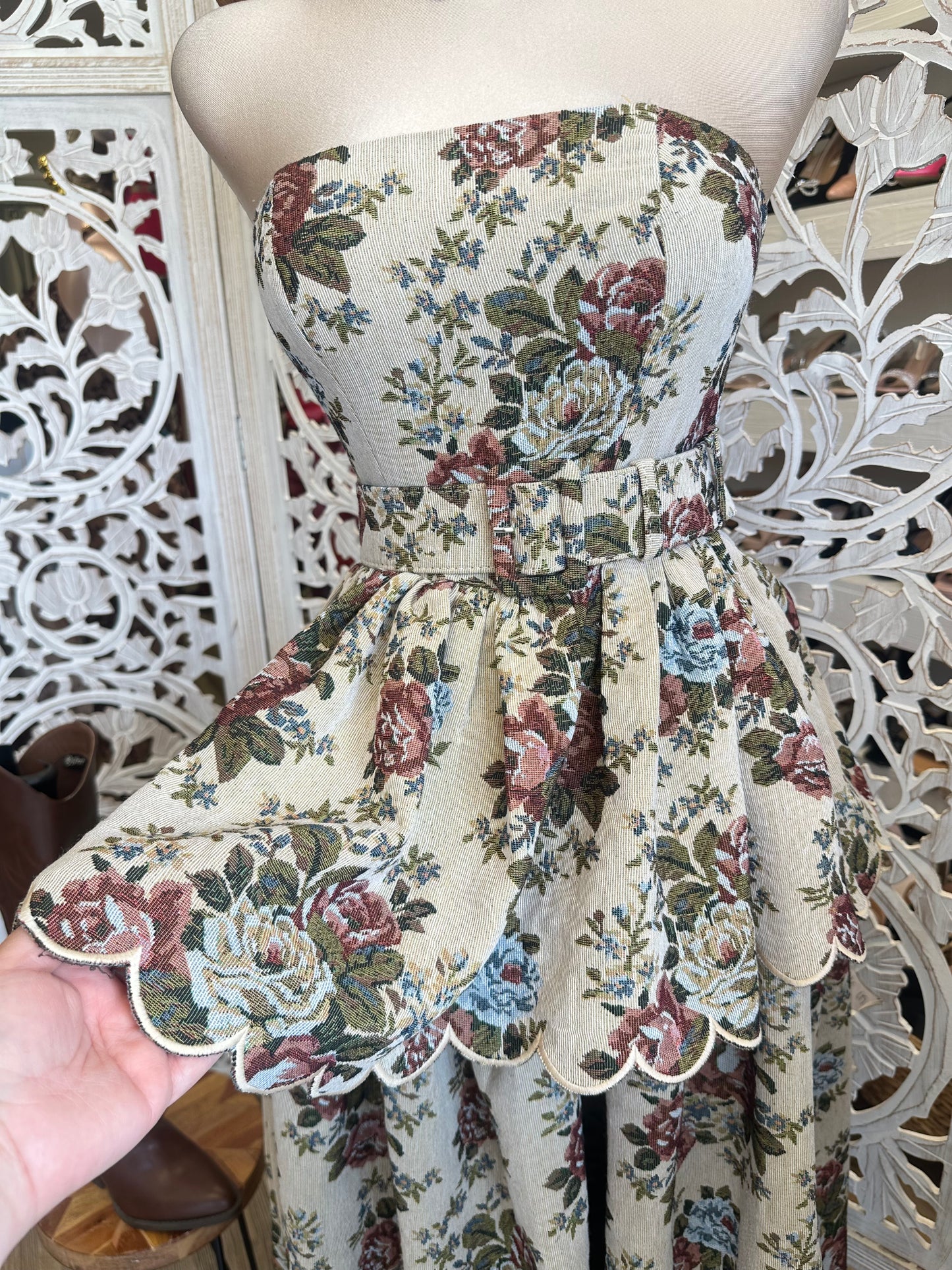 Strapless Floral Wavy Lined Dress- Not Stretchy, No Estira