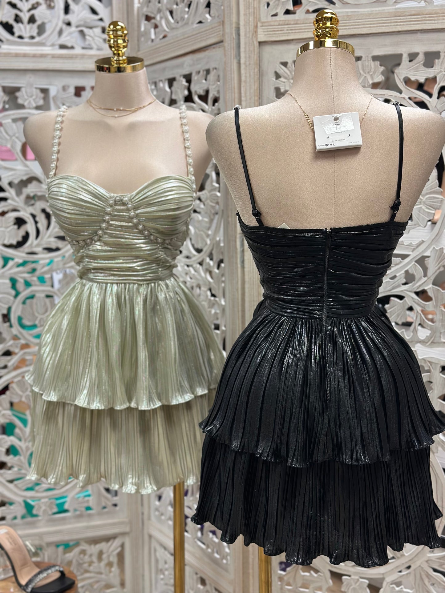 Metallic Pleated Mini Dress- Slightly Stretchy,no estira