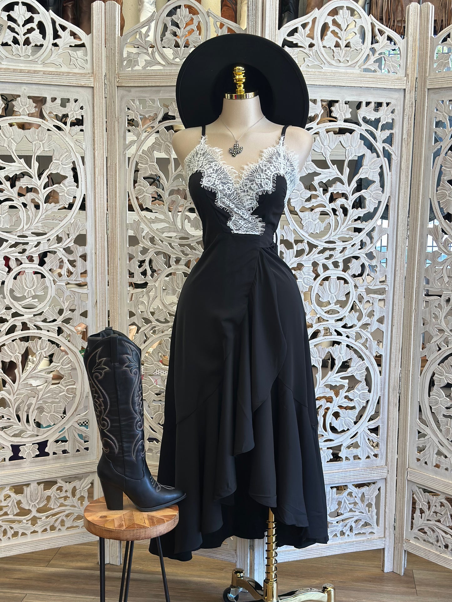 Lace Lined Midi Dress- Slightly Stretchy, Estira Poco