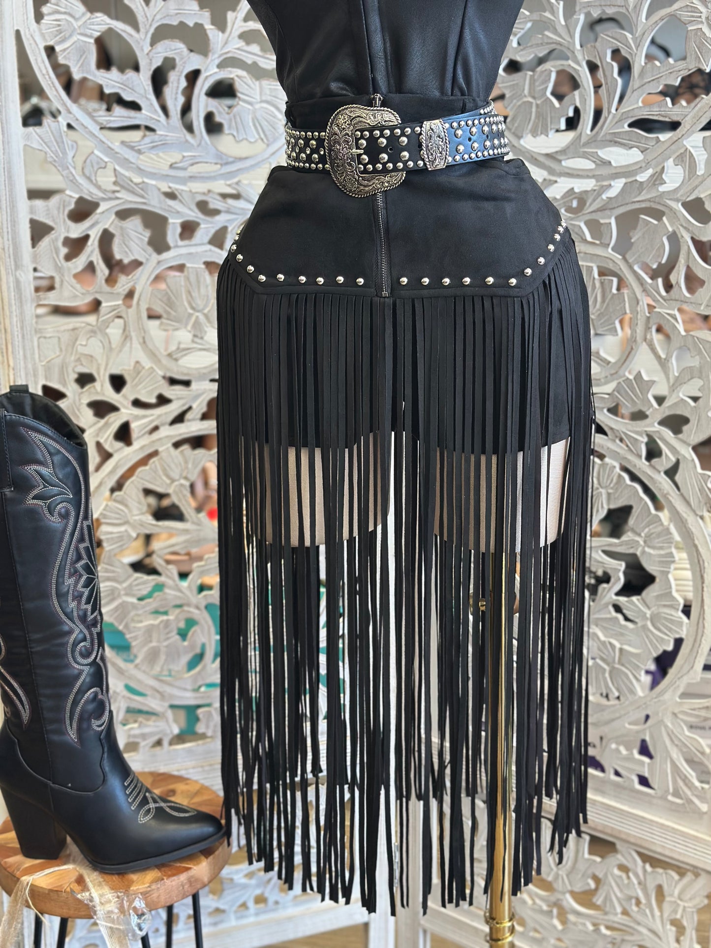 Studded Suede  Fringe Skort-no stretchy pero viene a su talla