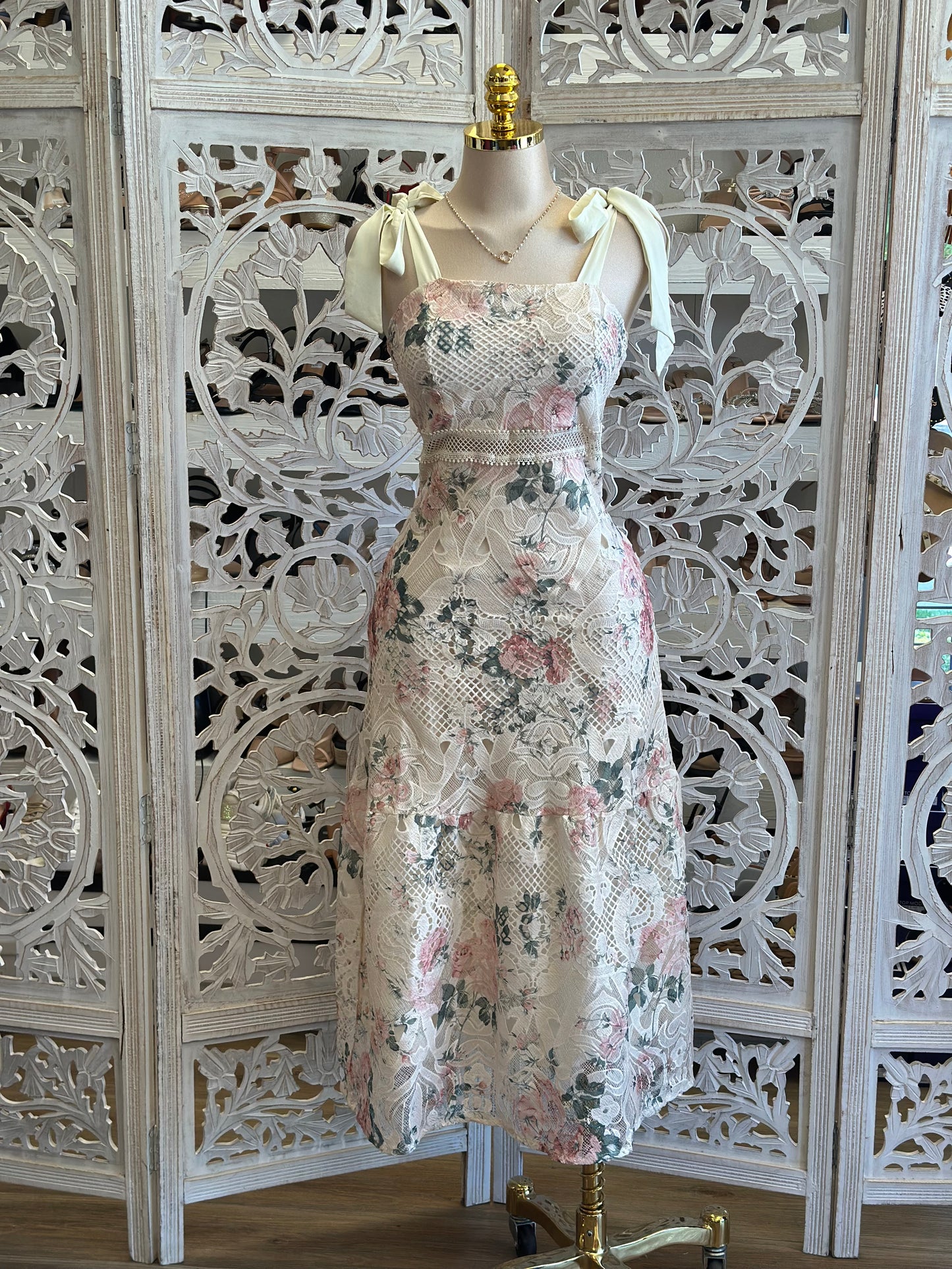 Ribbon Sleeve Floral Crochet Midi Dress- Not Stretchy ,No Estira