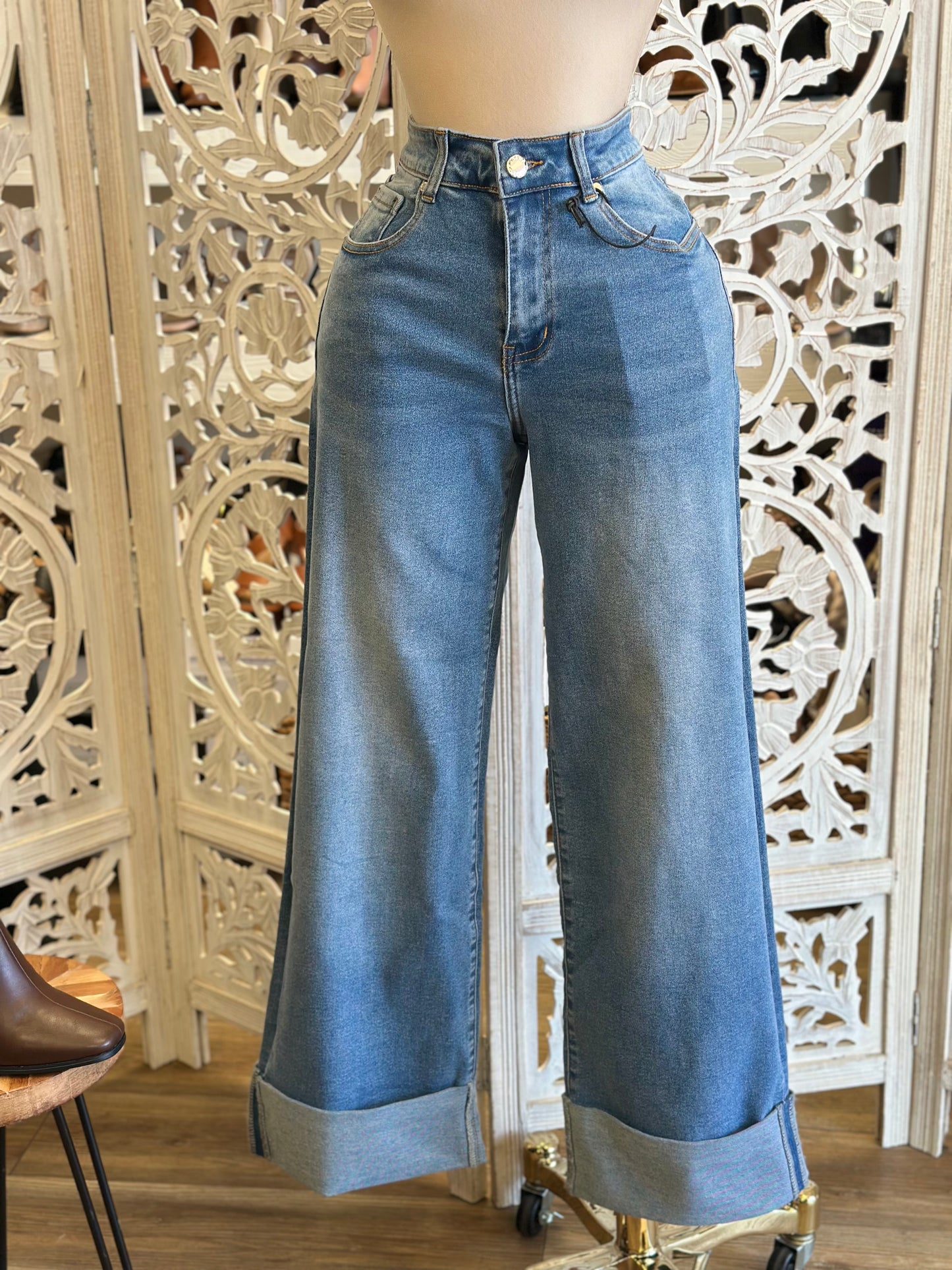 Cuffed Wide Leg Jeans - Stretchy, Estira