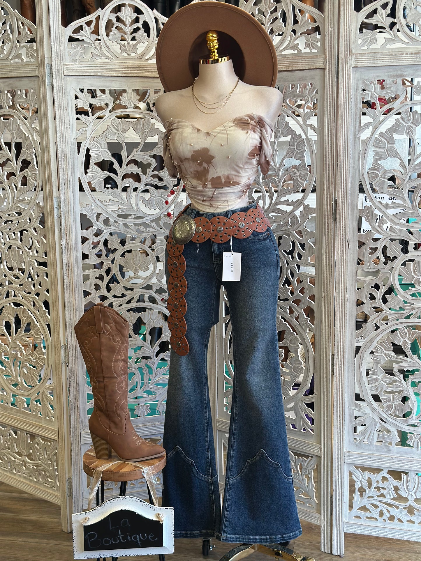 Dark Flare Embroidered Jeans-Stretchy Estira