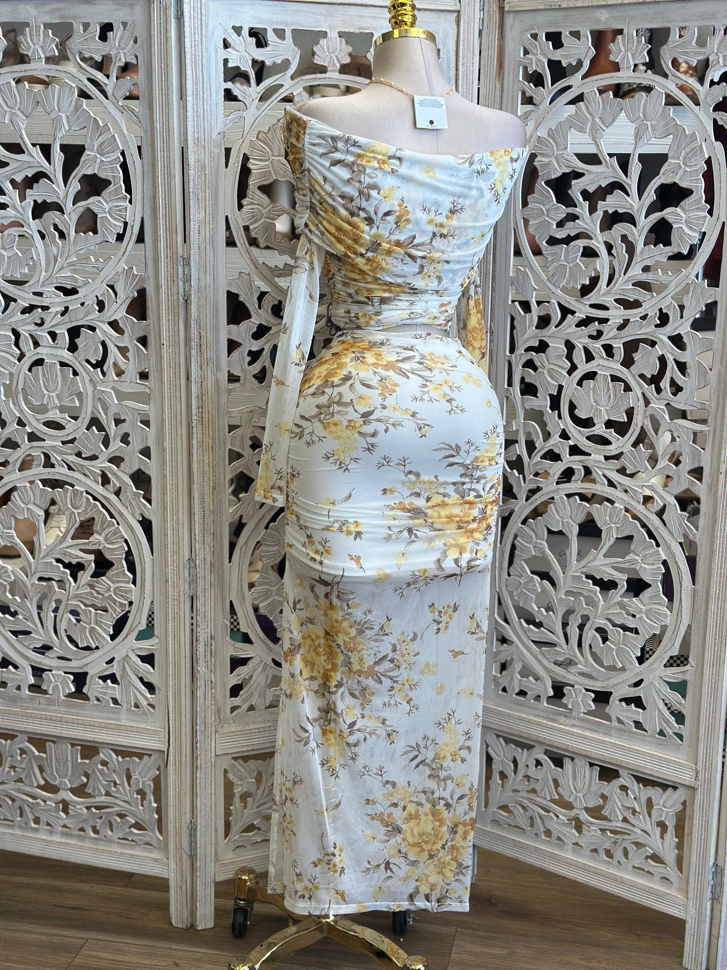 Yellow Floral Off Shoulder Set- Stretchy, Estira poco