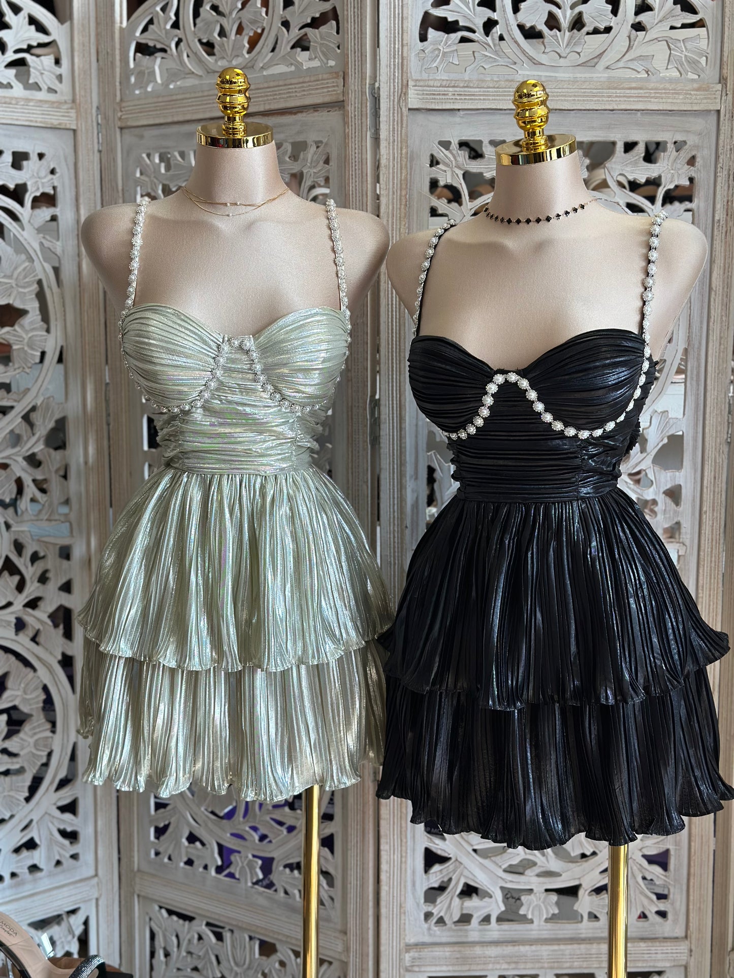 Metallic Pleated Mini Dress- Slightly Stretchy,no estira