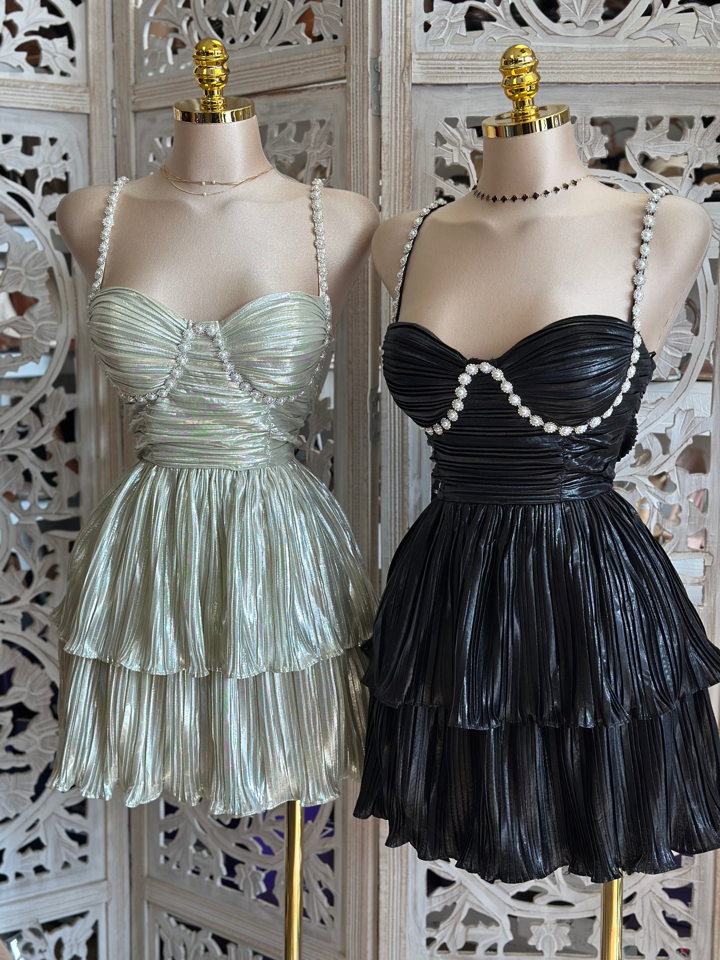 Metallic Pleated Mini Dress- Slightly Stretchy,no estira