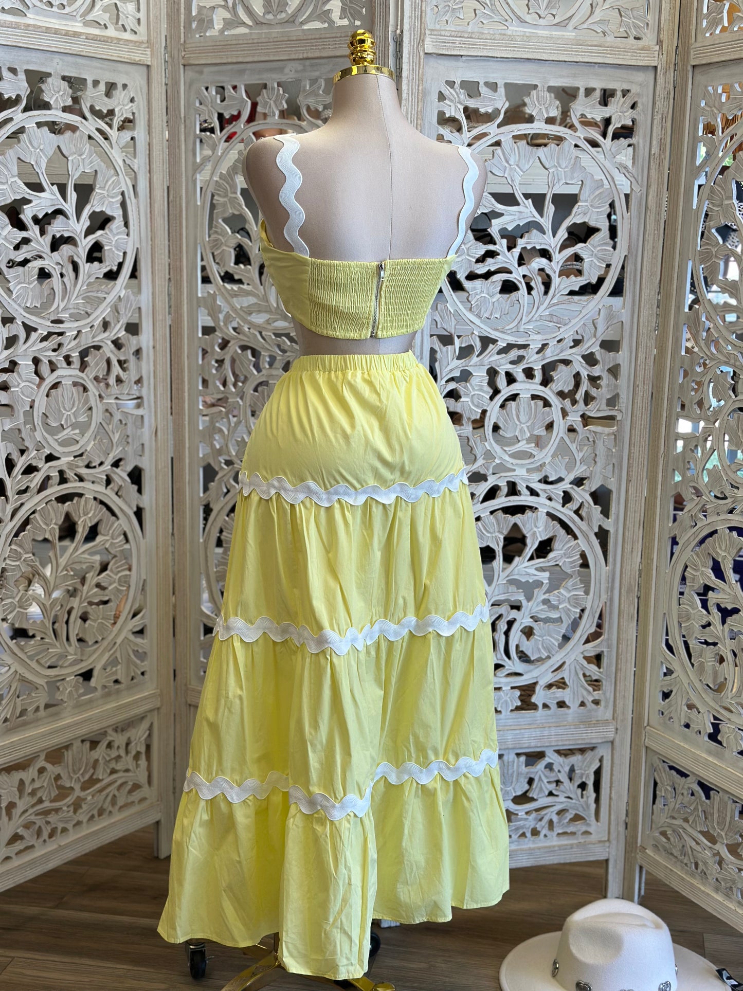 Light Yellow Maxi Skirt Set no estira