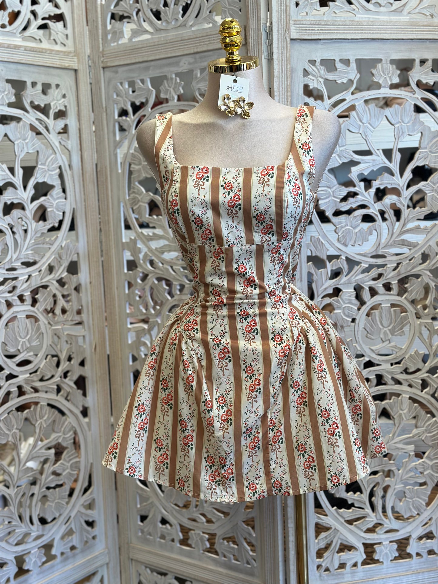 Striped Floral Open Back Ribbon Bubble Dress-No Estira, Not Stretchy