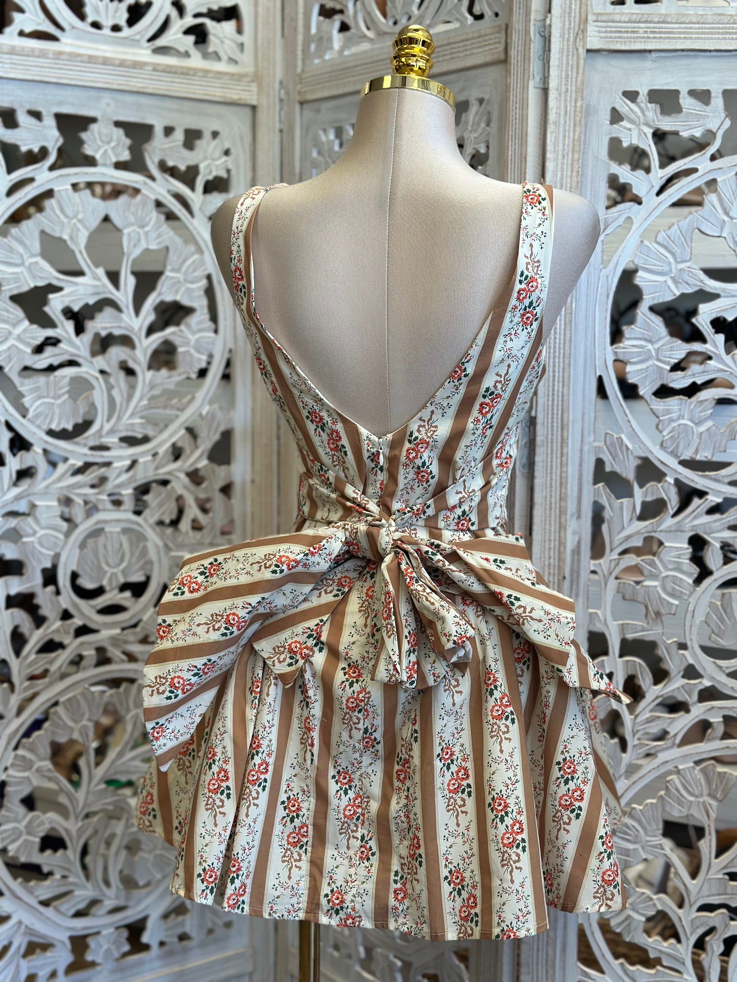 Striped Floral Open Back Ribbon Bubble Dress-No Estira, Not Stretchy
