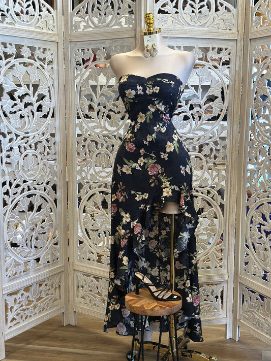 Strapless Ruffle Slit Floral Black Dress-Estira Poco, Slightly Stretchy