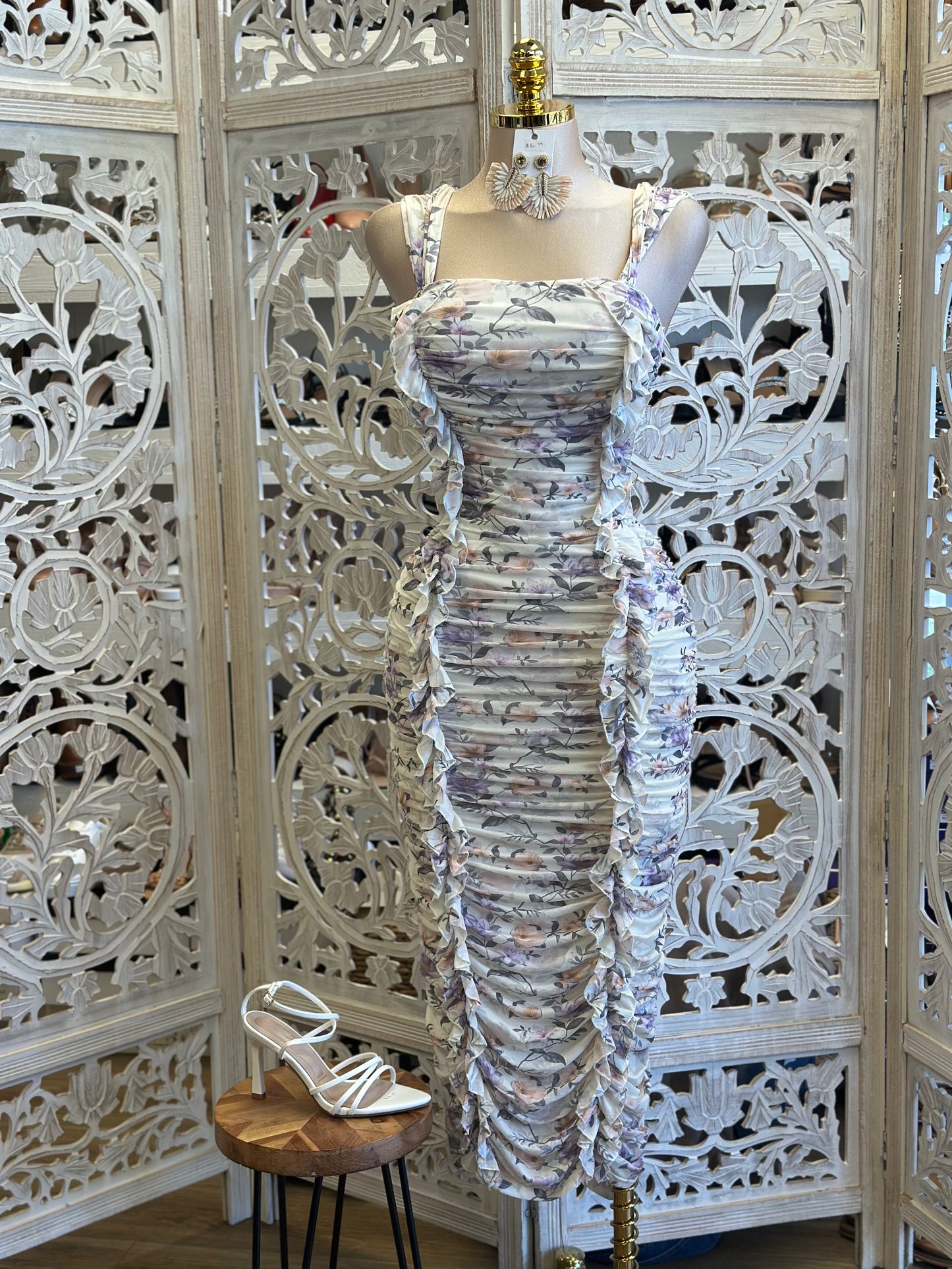 Ruched Floral Body Con Dress- Stretchy, Estira
