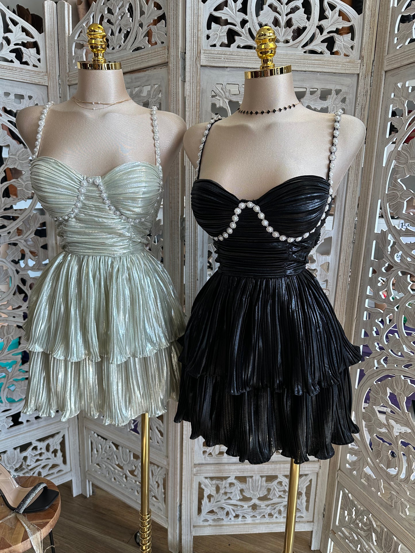 Metallic Pleated Mini Dress- Slightly Stretchy,no estira