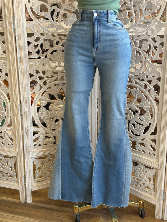 Medium Wash Colorblock Jeans - Stretchy, Estira