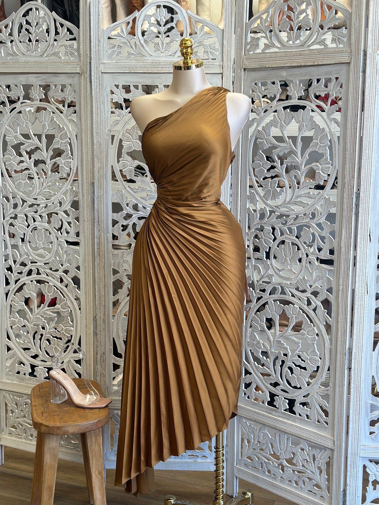 Rust Pleated Cutout Dress- Slightly Stretchy, Estira Poco