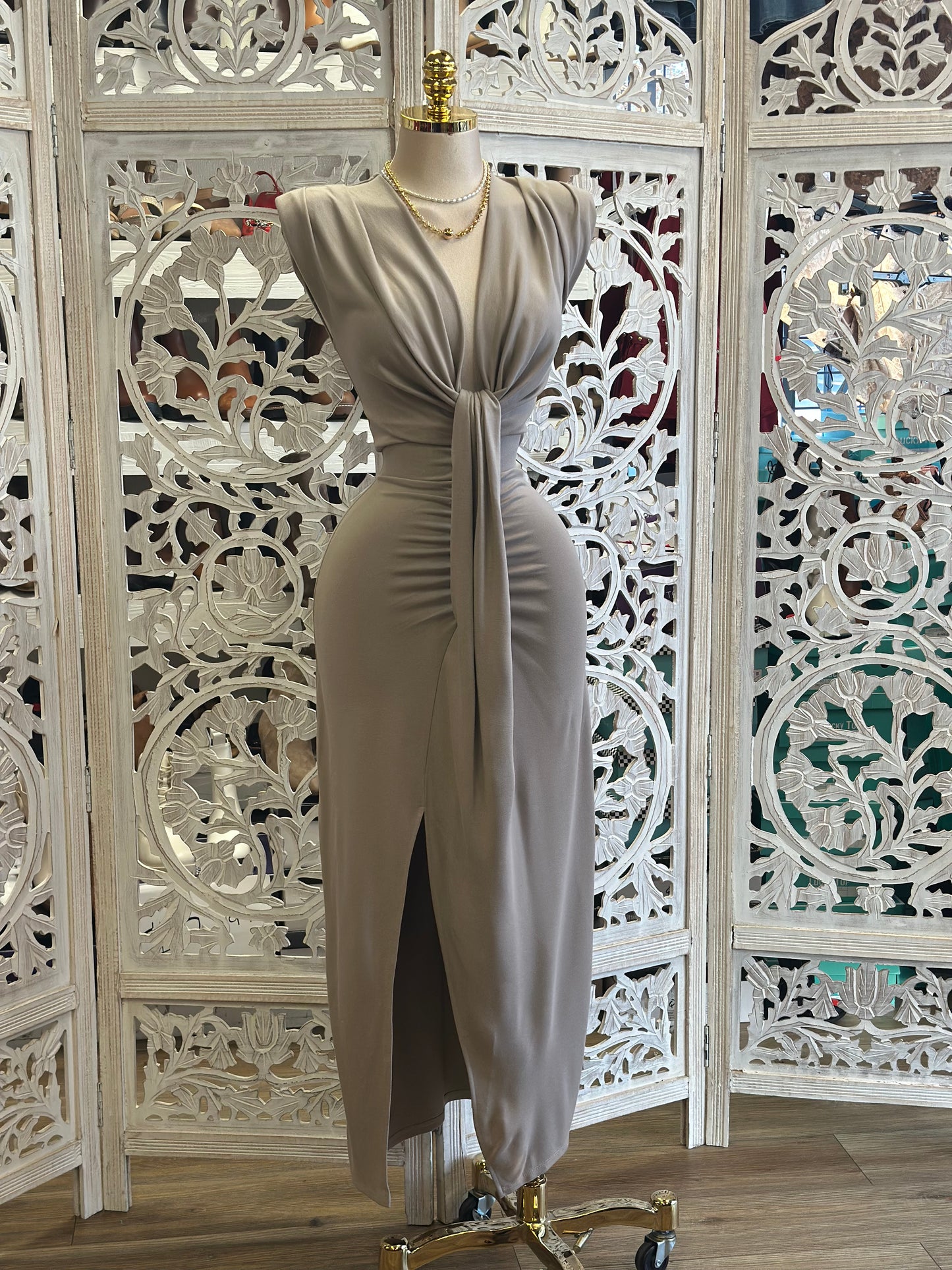 Neutral Knotted Midi Dress-Stretchy,Estira