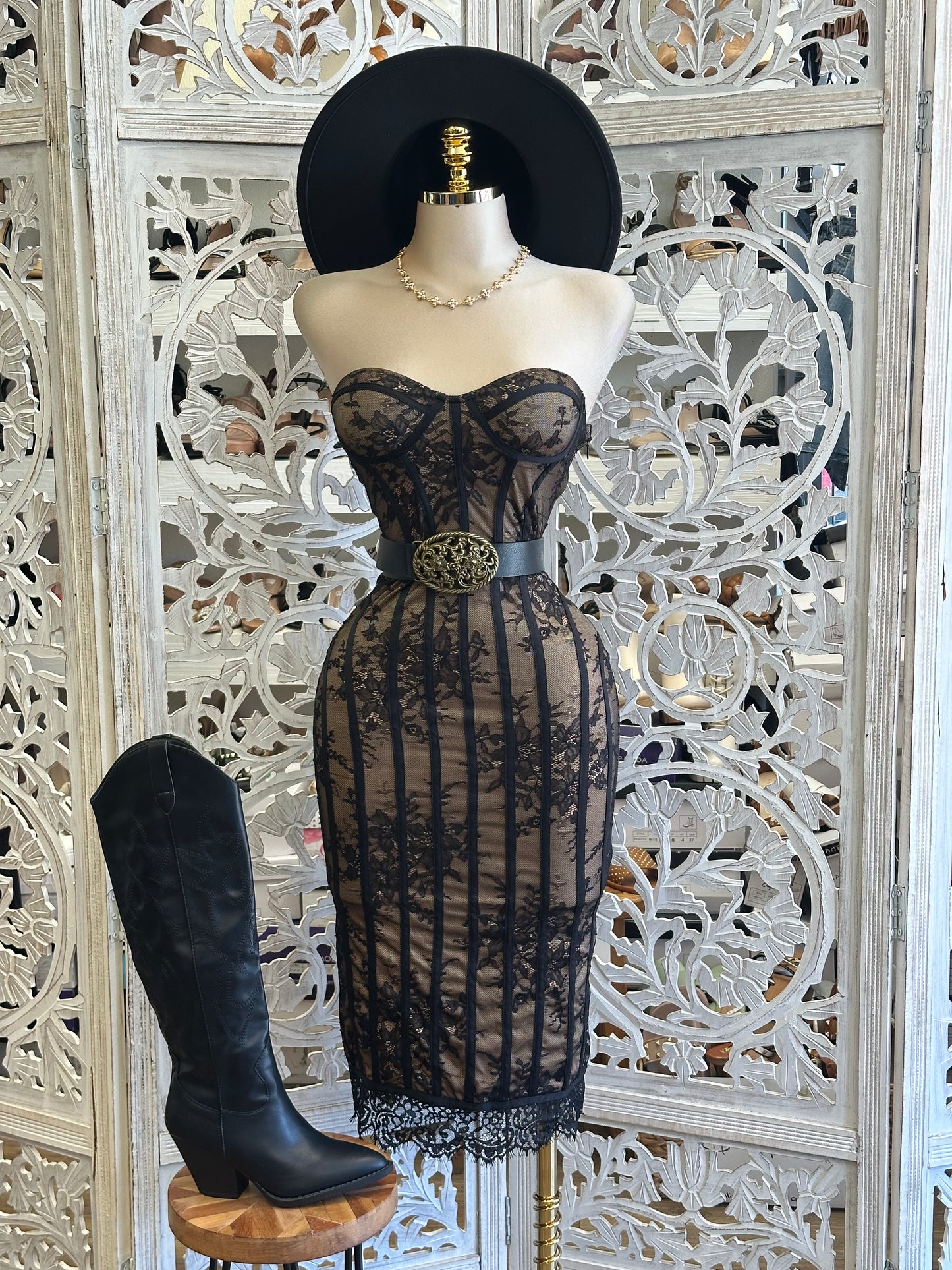 Nude Black Lace Dress- Slightly Stretchy, Estira Poco