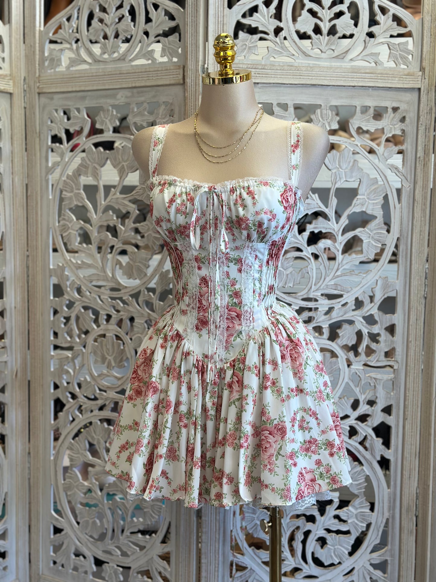 Dainty Corset Floral Lace Mini Dress - No Estira, Not Stretchy