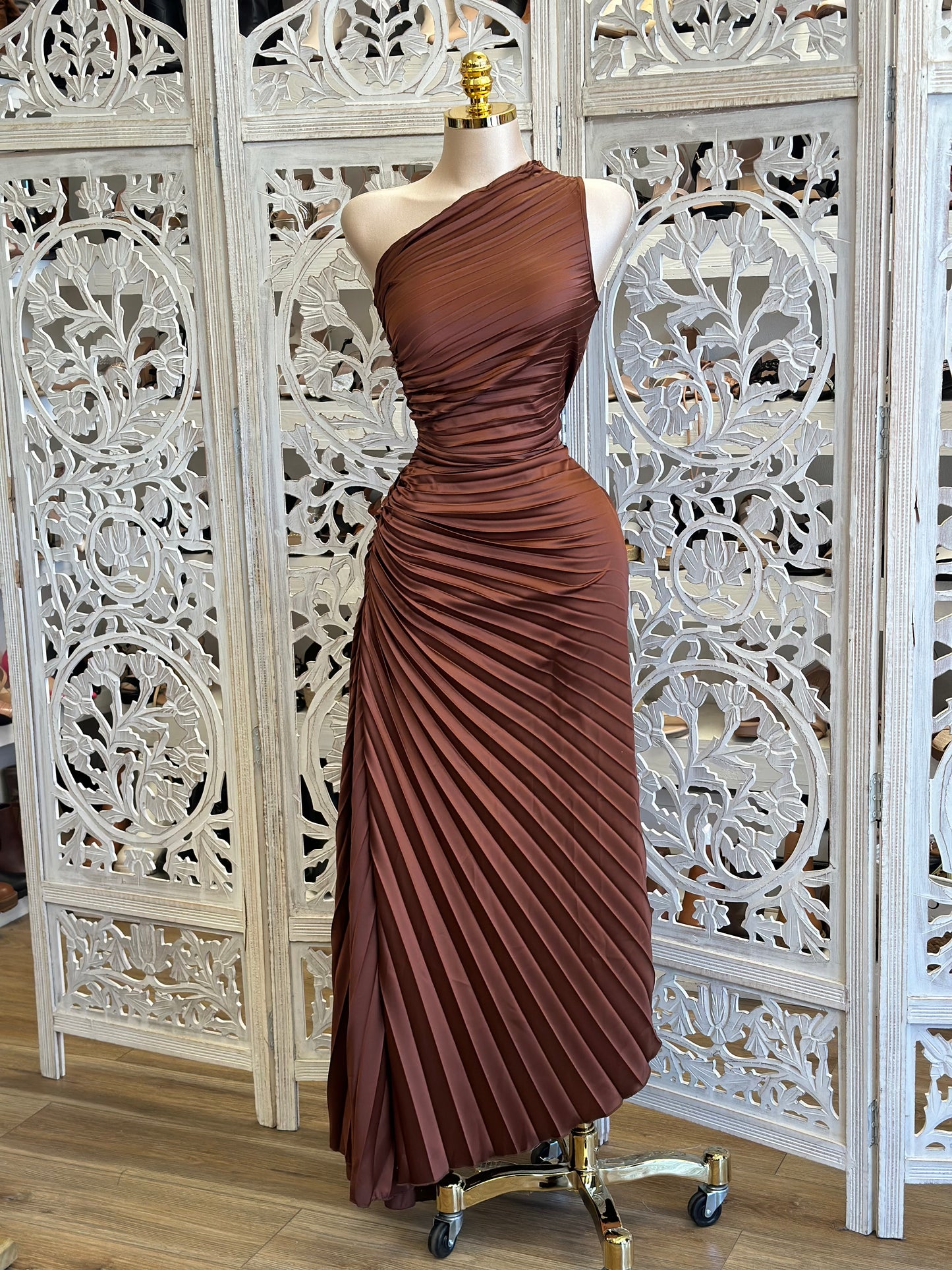 Brown Pleated One Sleeve Cutout Dress - No Estira, Not Stretchy