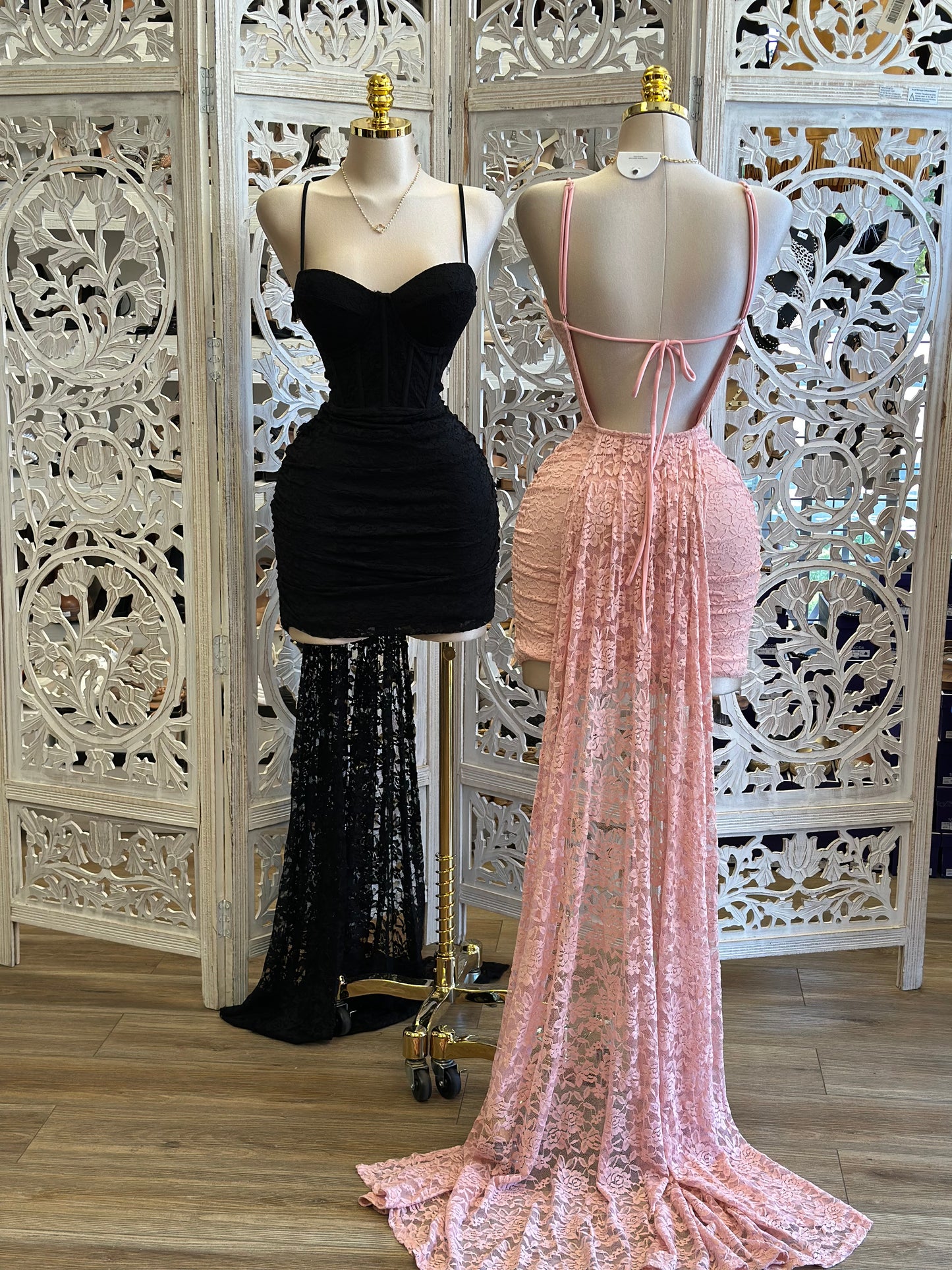 Corset Lace Tailed Dress- Slightly Stretchy, Estira Poco