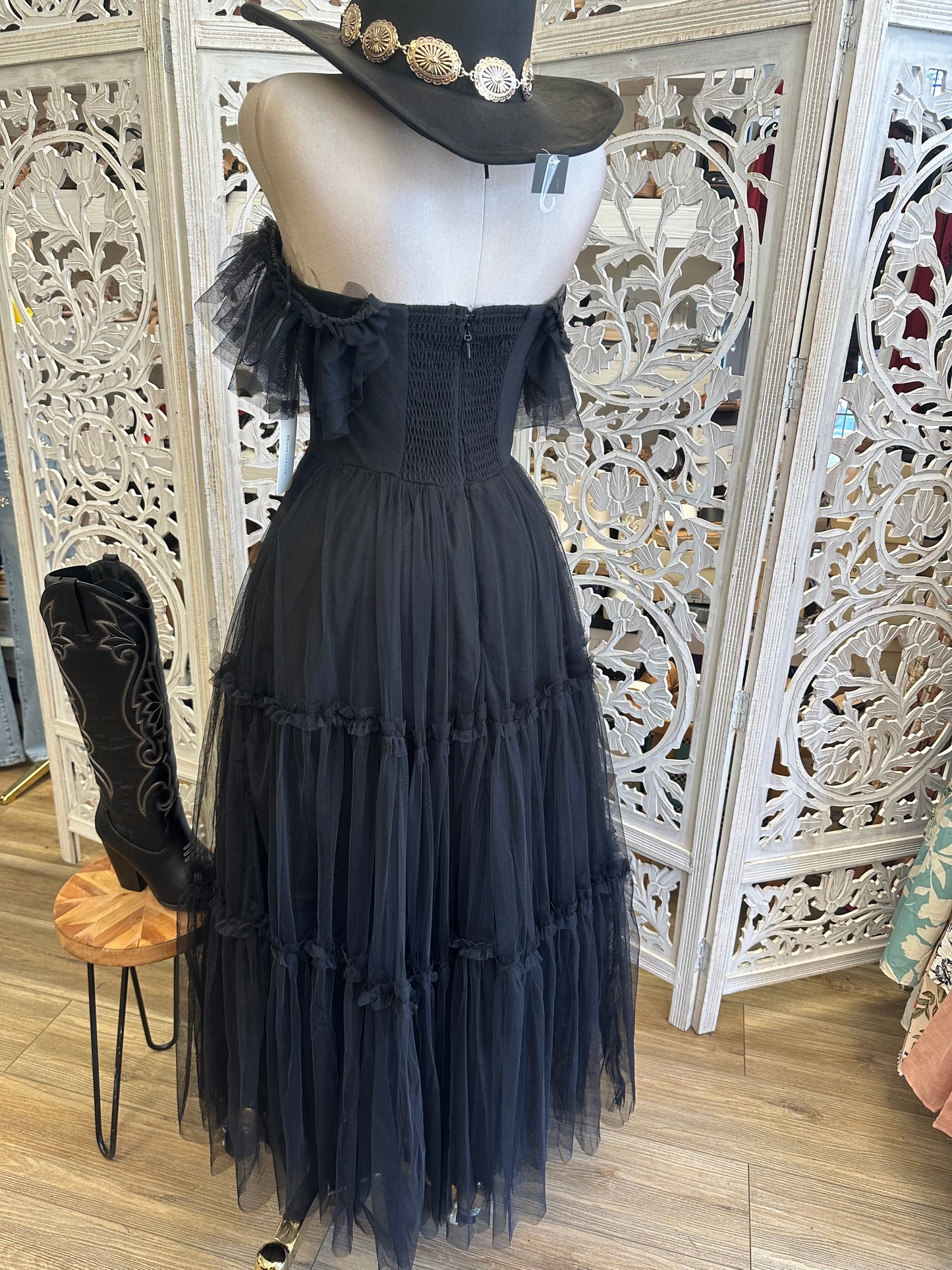Black Tulle Maci Dress -Slightly Stretchy, Estira Poco