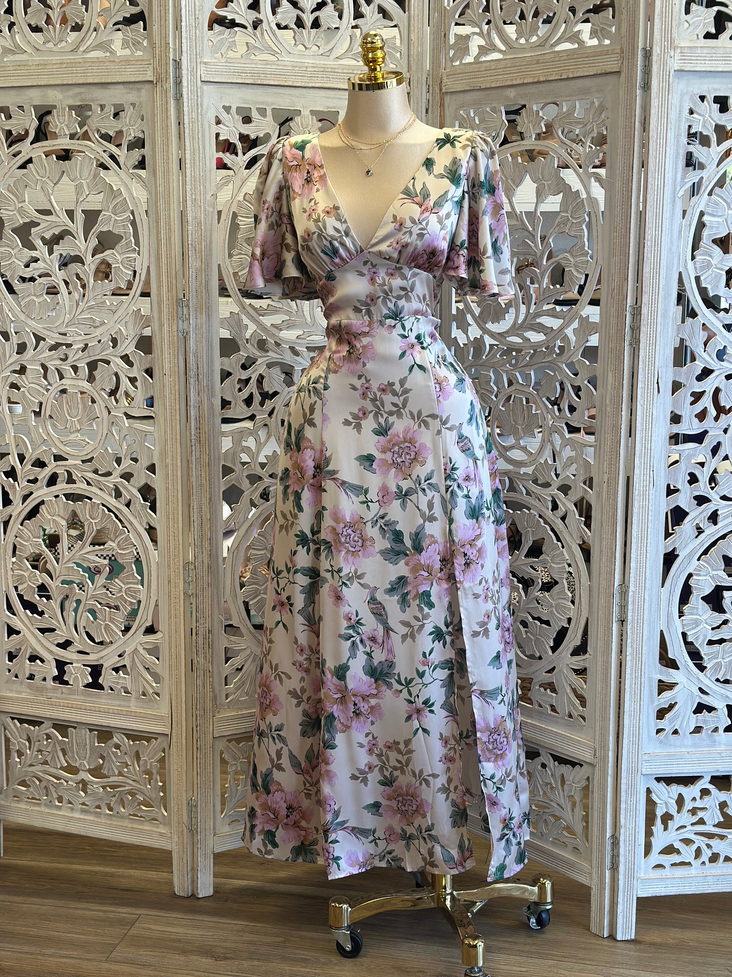 Petal Foral V Dress-No Estira, Not Stretchy