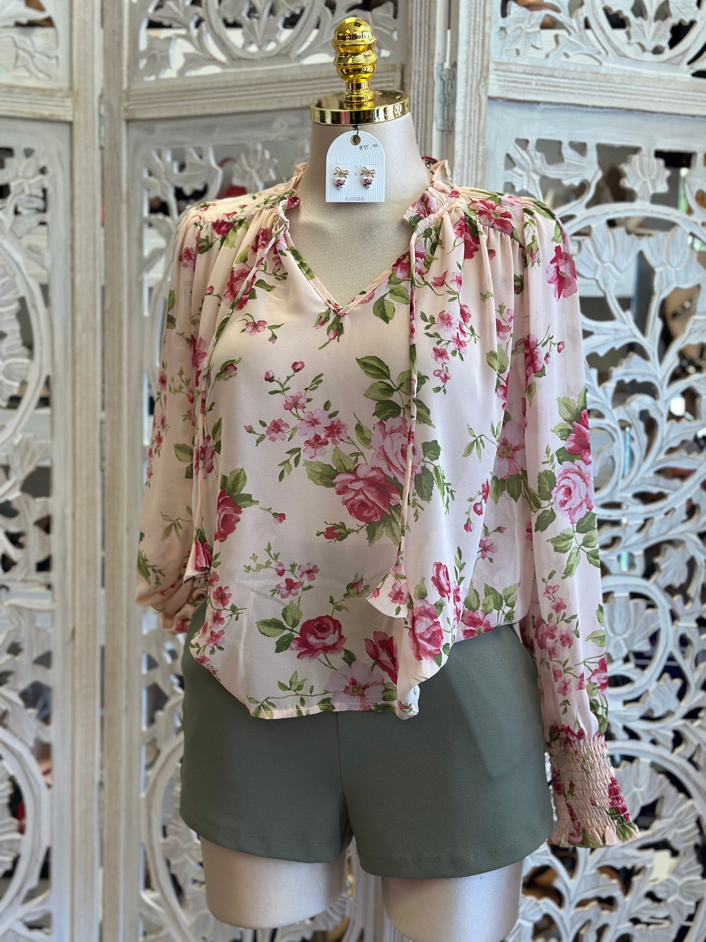 Rose Floral Floral Blouse - Estira Poco , Slightly Stretchy