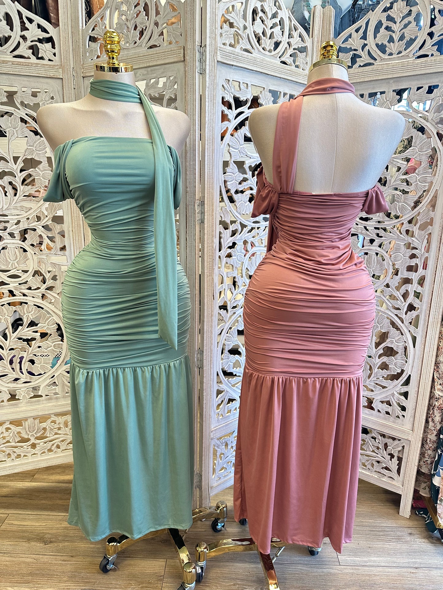 Scarf Ruched Maxi Dress -Estira Poco ,Slightly Stretchy