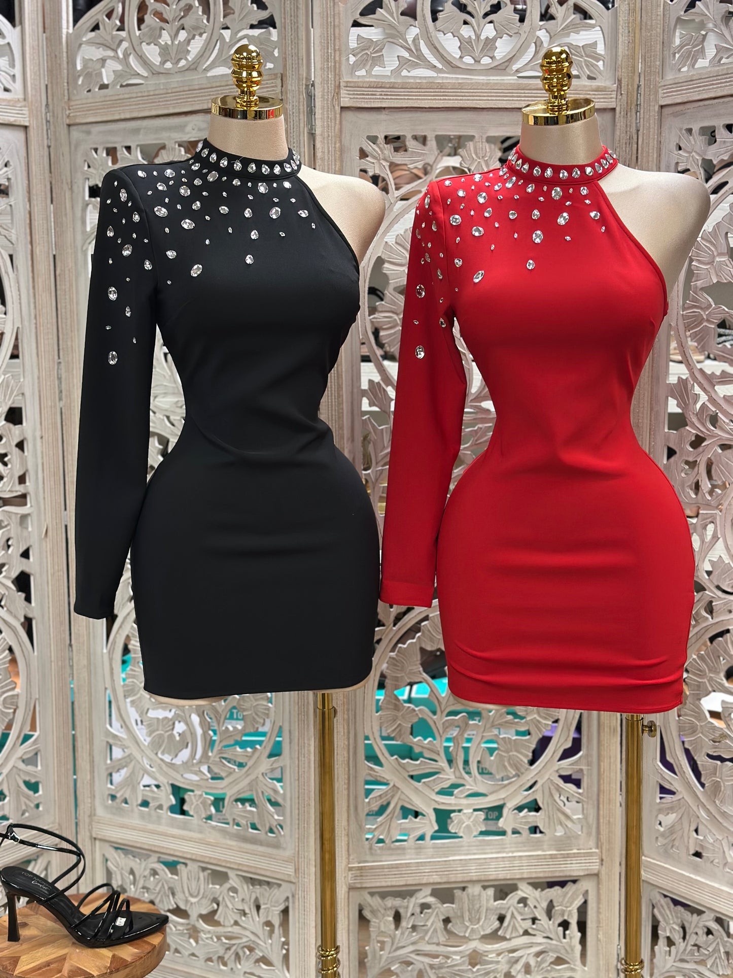 Elarged Rhinestone One Sleeve Mini Dress- Slightly Stretchy,Estira Poco