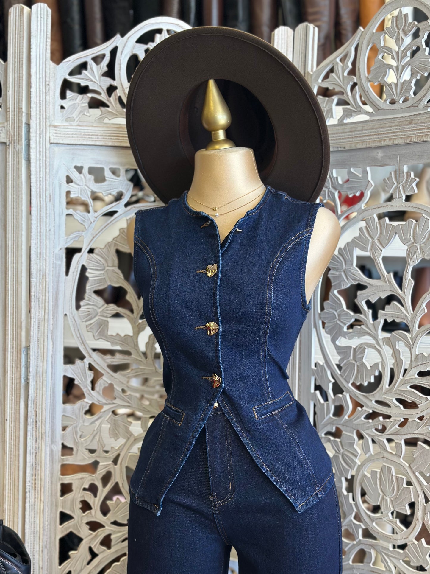 Jean Gold Button Set- Estira Poco , Slightly Stretchy