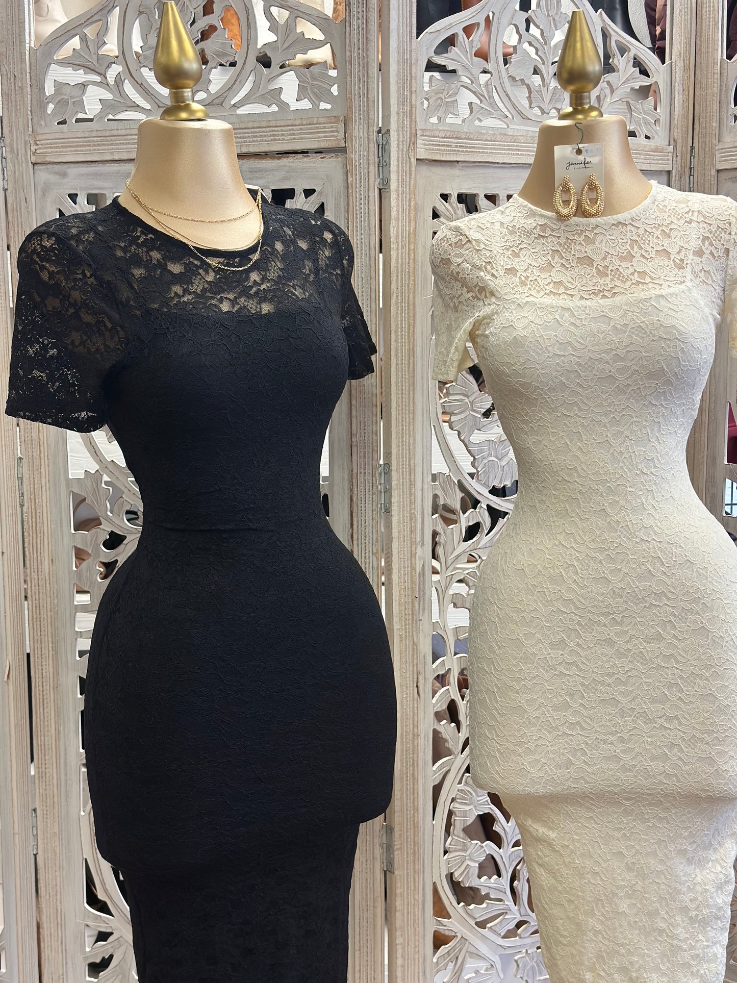 Lace Short Sleeve Dress- Stretchy estira poco