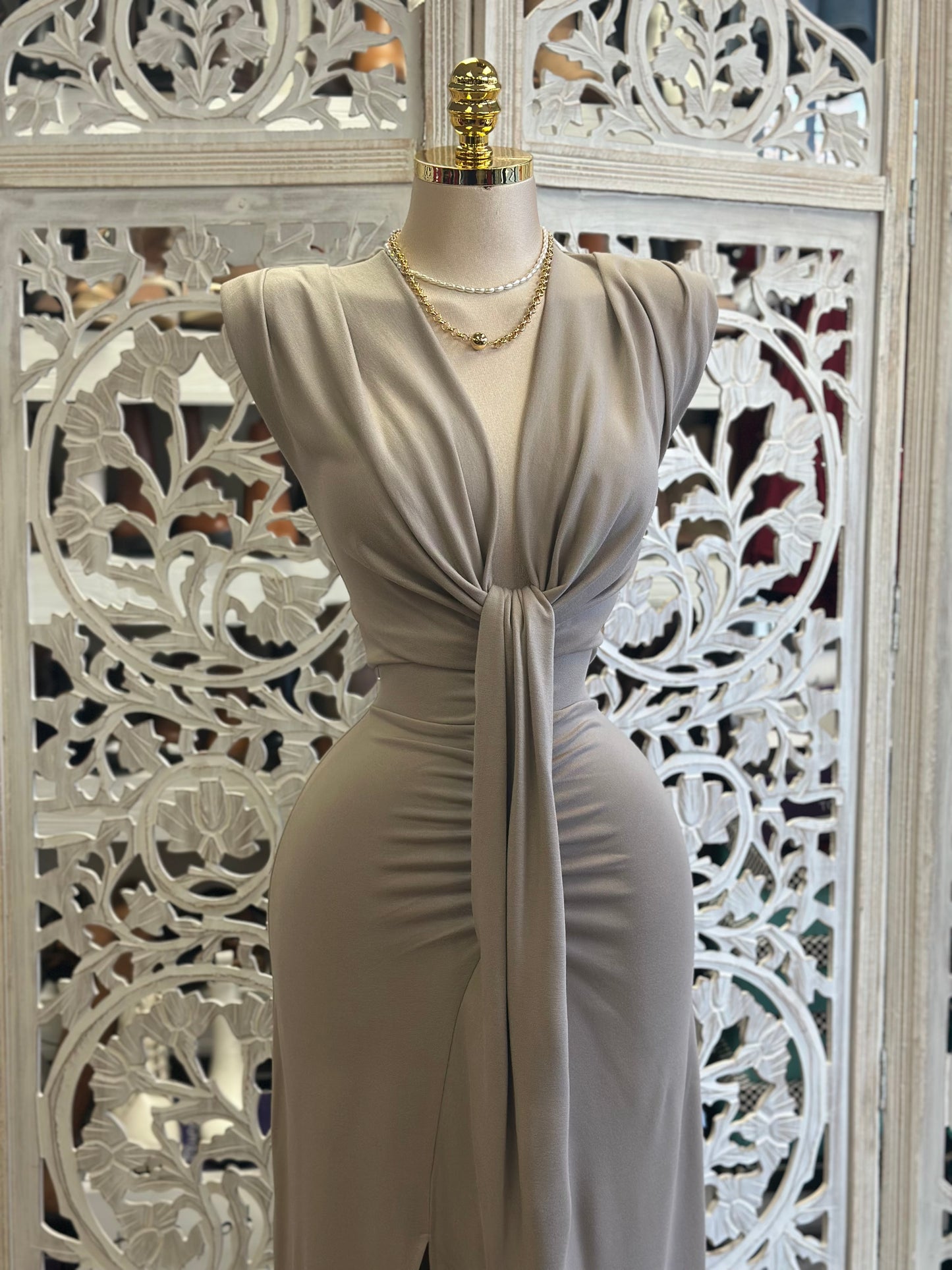 Neutral Knotted Midi Dress-Stretchy,Estira