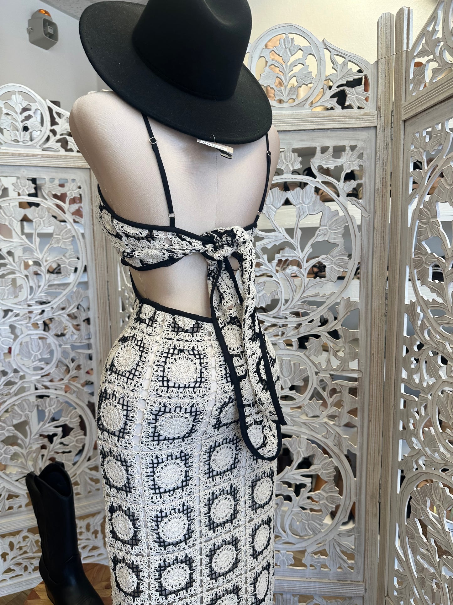 Crochet Back Cutout Maxi Dress- Not Stretchy, No Estira