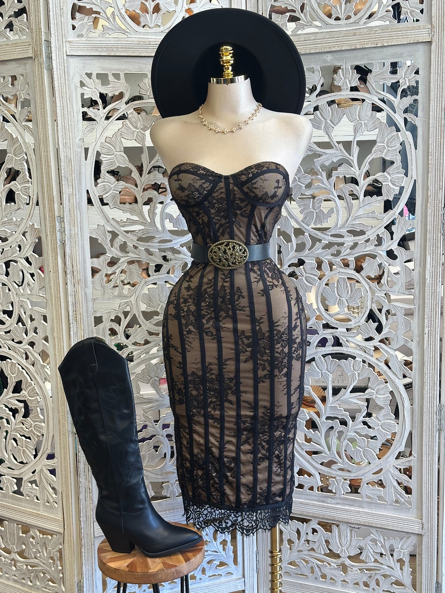 Nude Black Lace Dress- Slightly Stretchy, Estira Poco