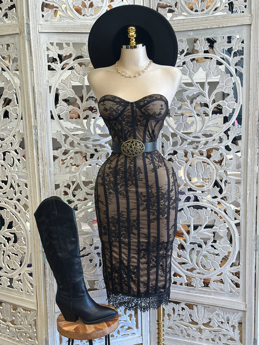 Nude Black Lace Dress- Slightly Stretchy, Estira Poco