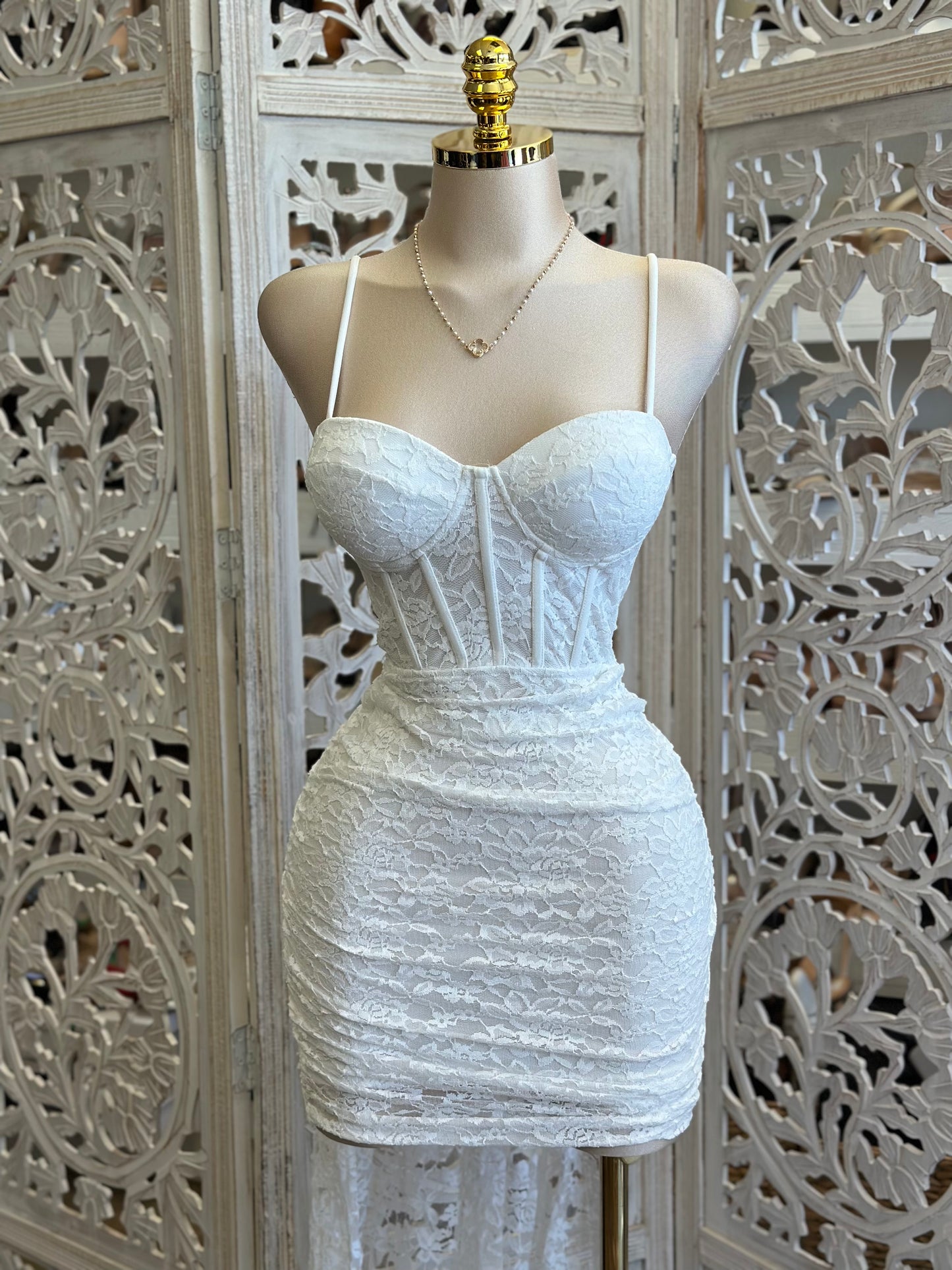 White Corset Lace Tailed Dress- Slightly Stretchy, Estira Poco