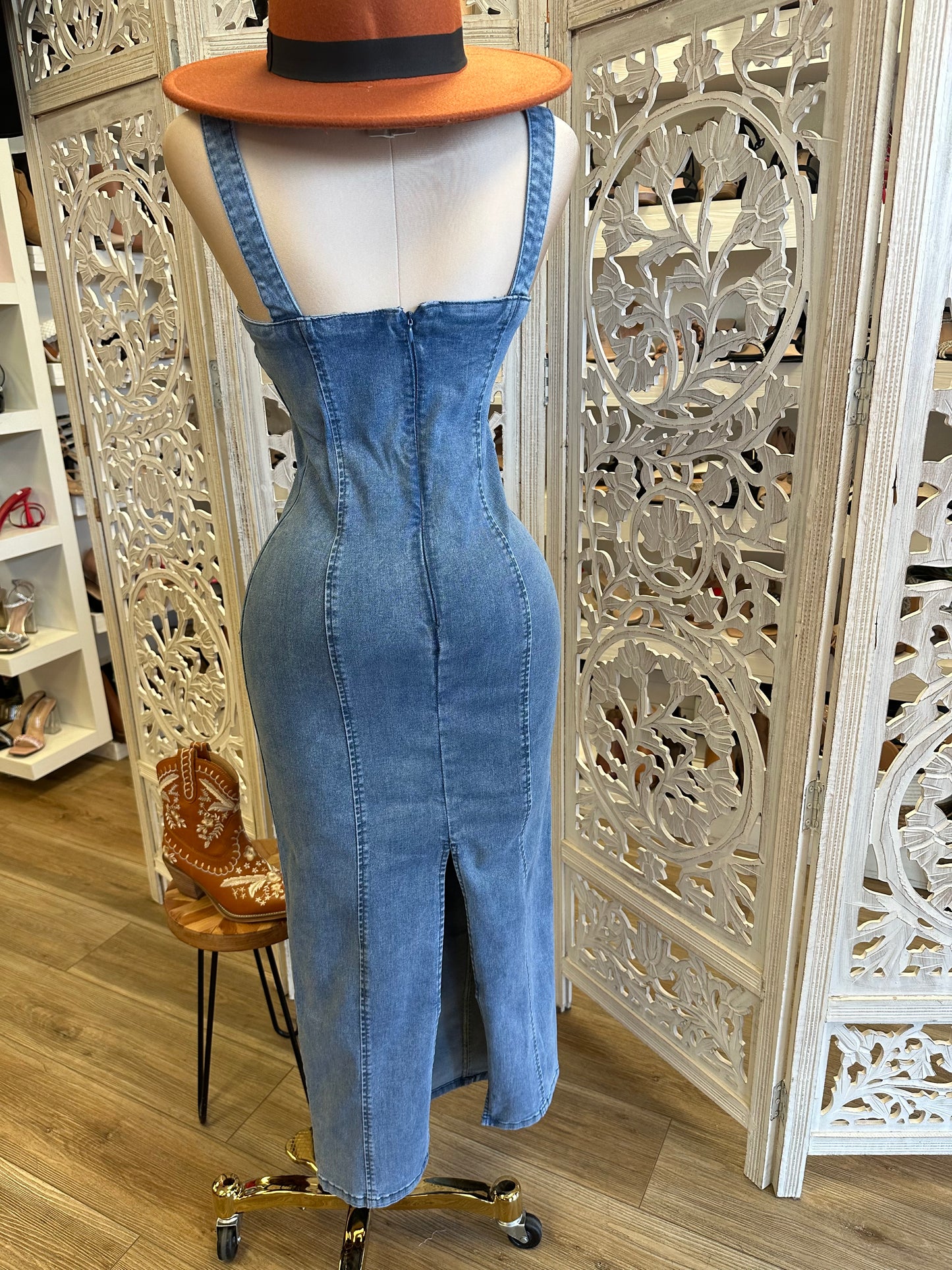 Scoop Back Denim Midi Dress - Estira Poco, Slightly Stretchy