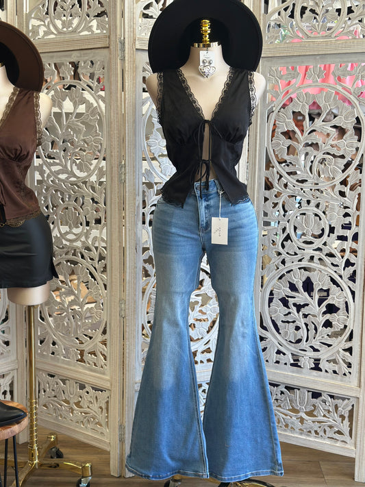 Medium Wash Flared Jeans - Stretchy, Estira