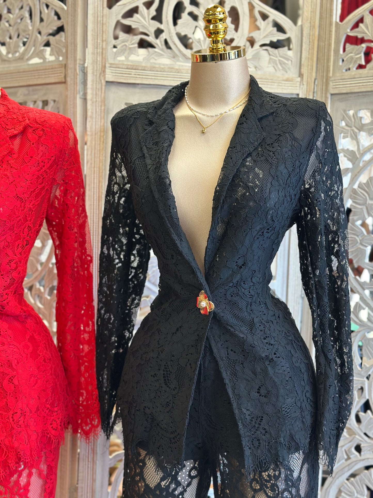 Lace Pantsuit Set - Estira Poco ,Slightly Stretchy