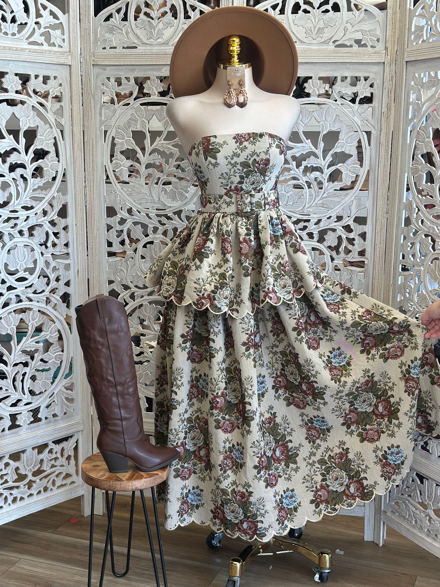 Strapless Floral Wavy Lined Dress- Not Stretchy, No Estira