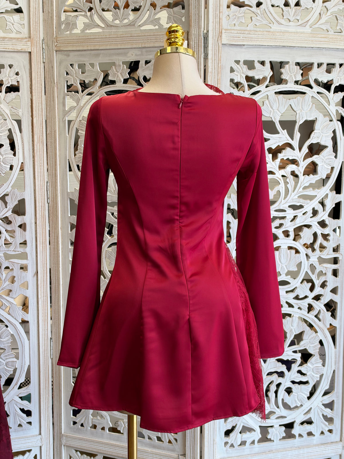 Bell-Sleeve Dynasty Mini Dress- No Estira , Not Stretchy