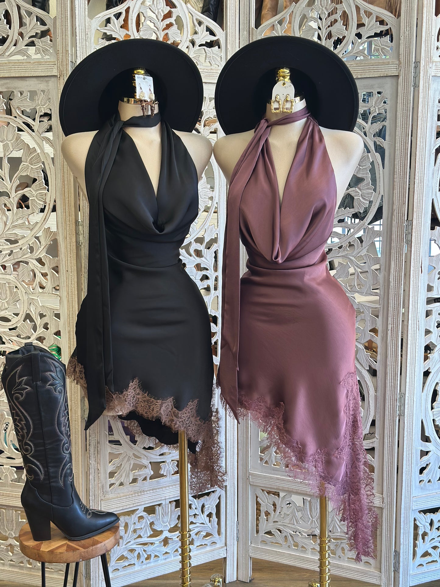 Lace Trim Scarf Dress-Estira Poco, Slightly Stretchy