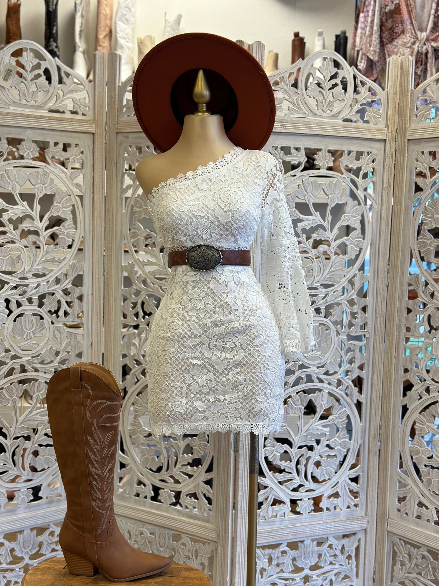 White Lace One Shoulder Mini Dress- Not Stretchy 100 % poliéster