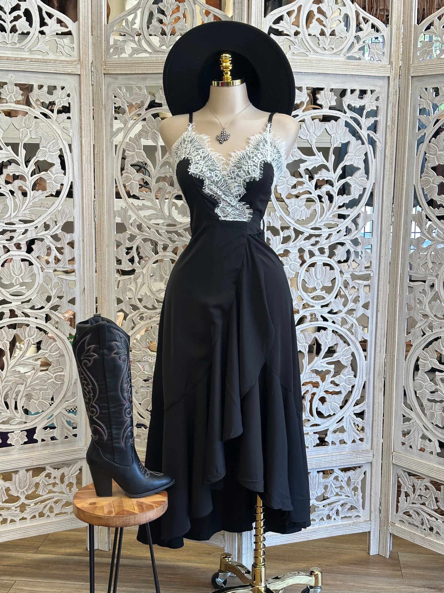 Lace Lined Midi Dress- Slightly Stretchy, Estira Poco
