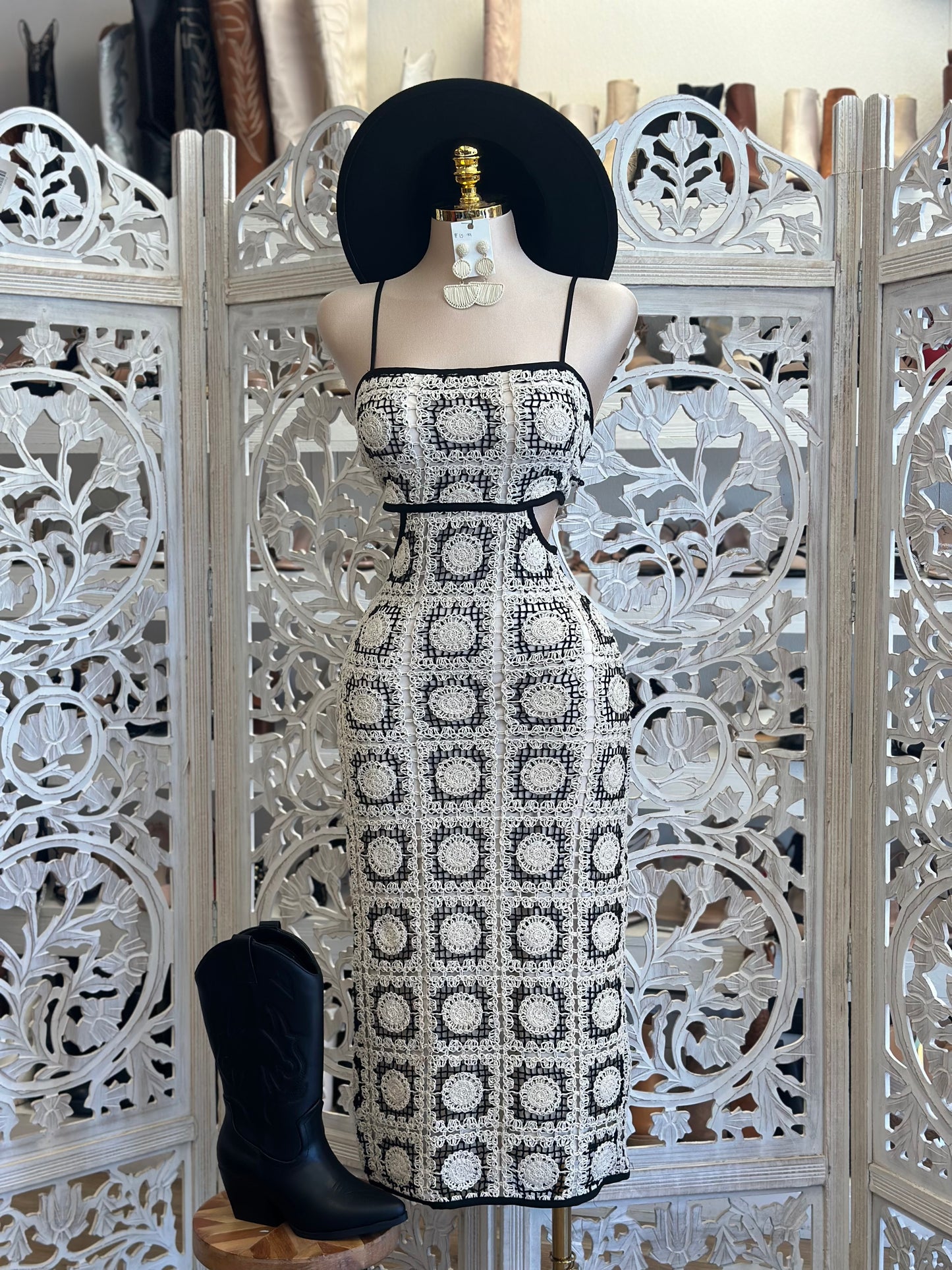 Crochet Back Cutout Maxi Dress- Not Stretchy, No Estira